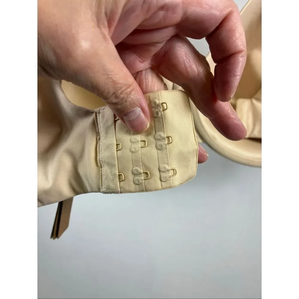 SKIMS NWT T-Shirt Bra in Sand Size 40DDD - Picture 9 of 11